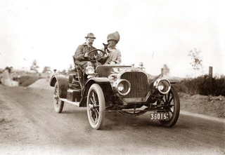 Illustration for article titled ​Distracted Driving? Blame Chrysler.